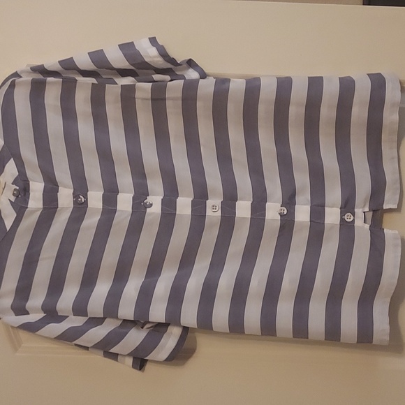 Banana Republic gray and white mock neck striped blouse size L - Picture 2 of 6